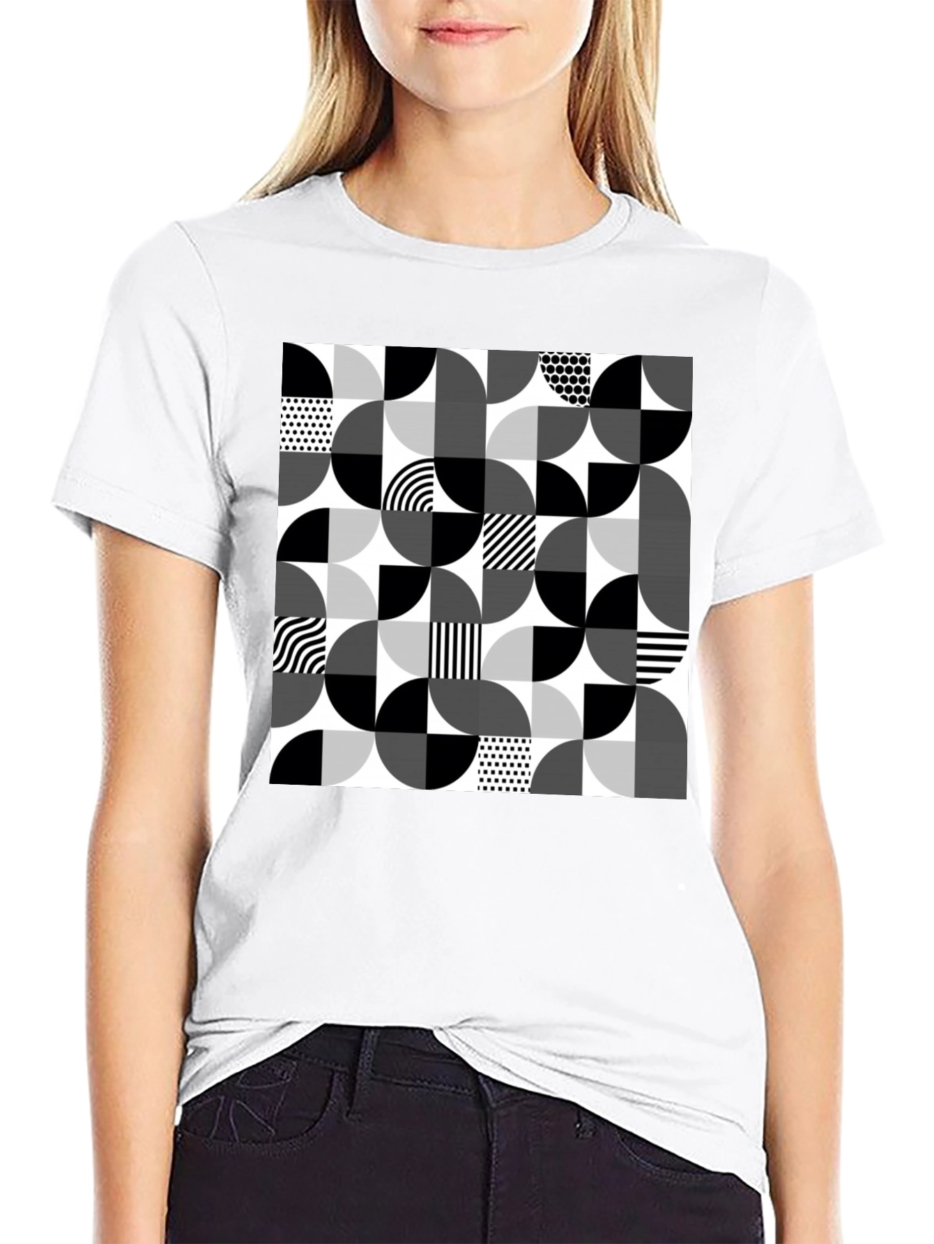 Geometric Circle Pattern T-Shirt - Modern Style
