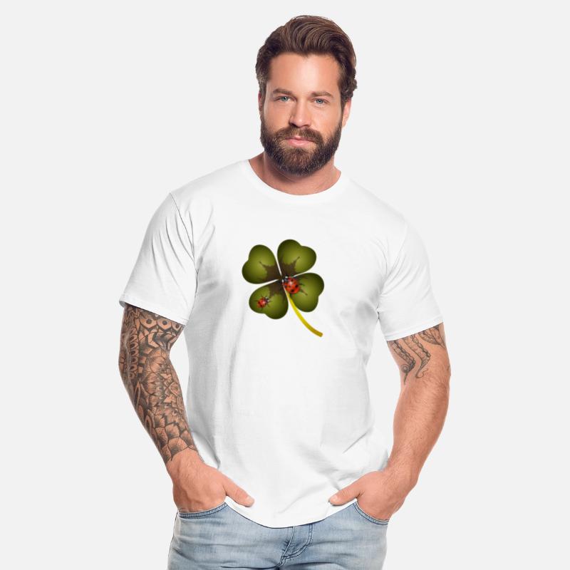 A four-leaf clover with two ladybugs