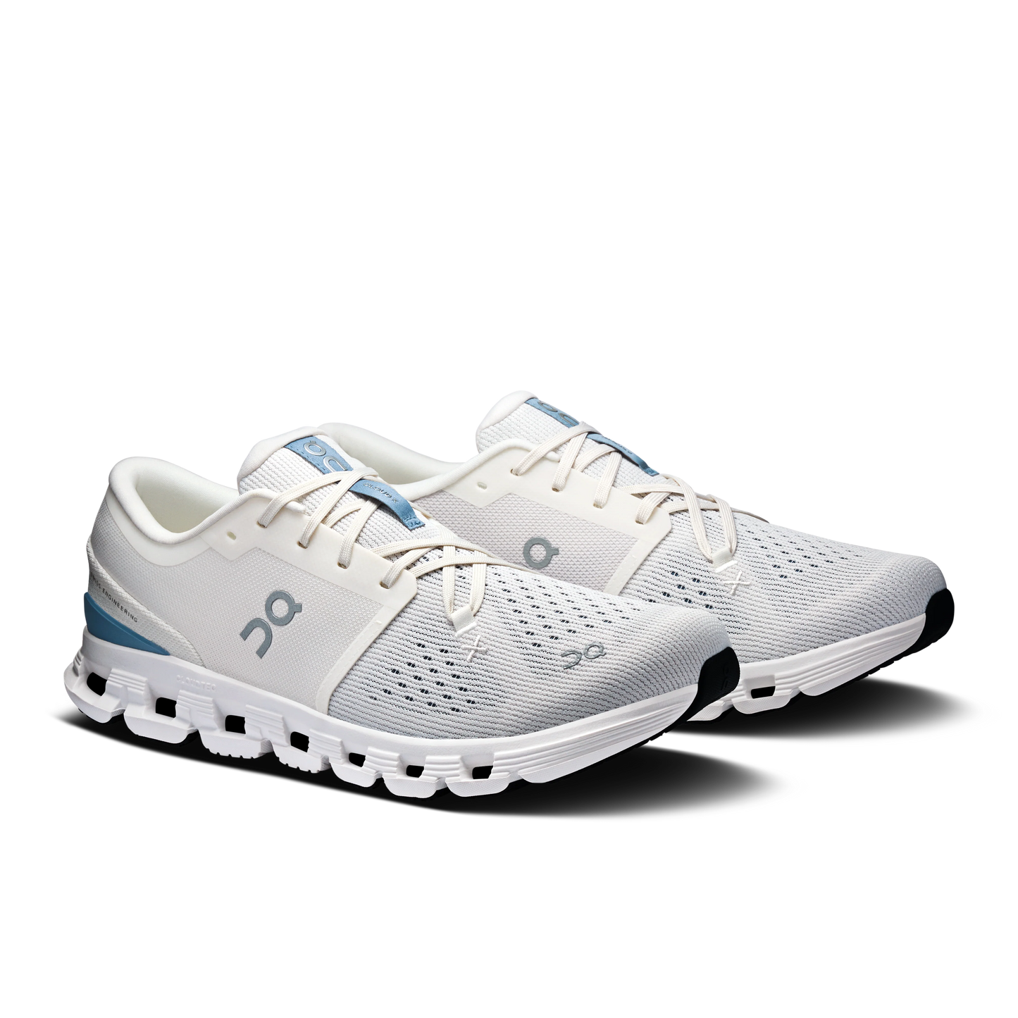 Cloud X 4 Ivory | Steel