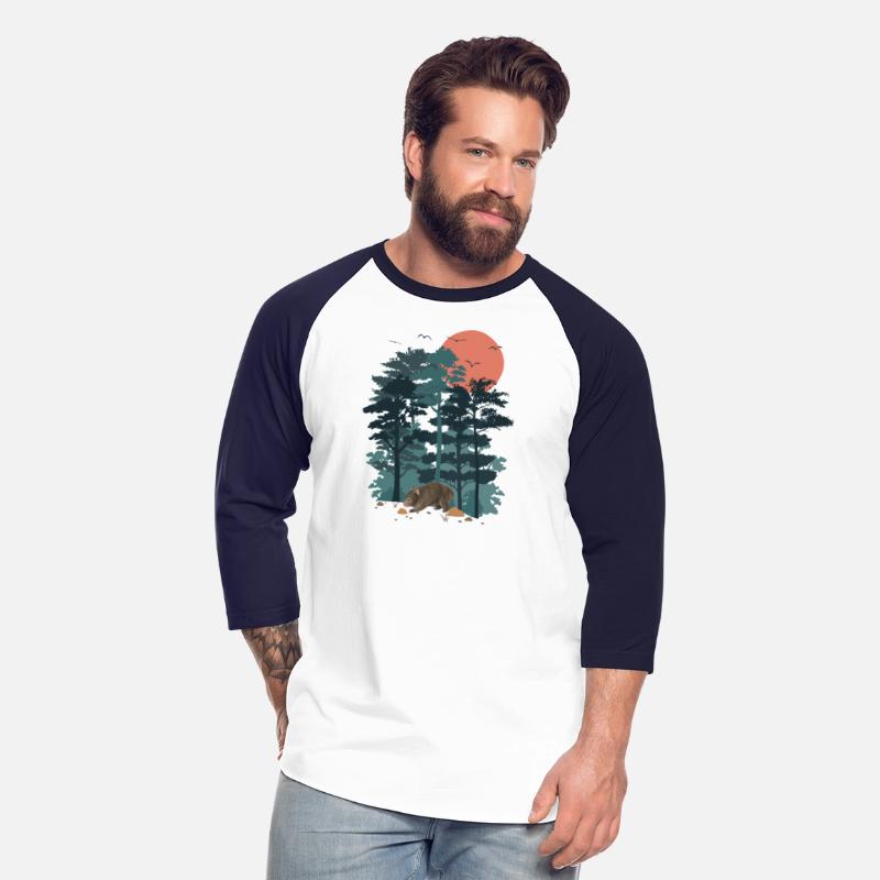 Mountain Pine Tree y Birds Are Flying Wild Mammal