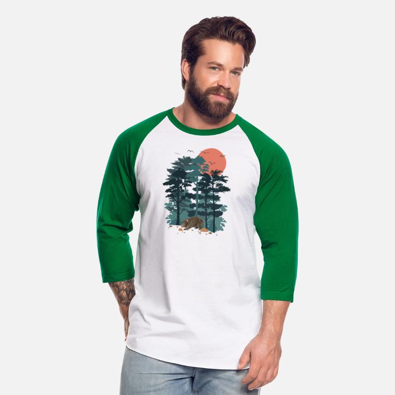 Mountain Pine Tree y Birds Are Flying Wild Mammal