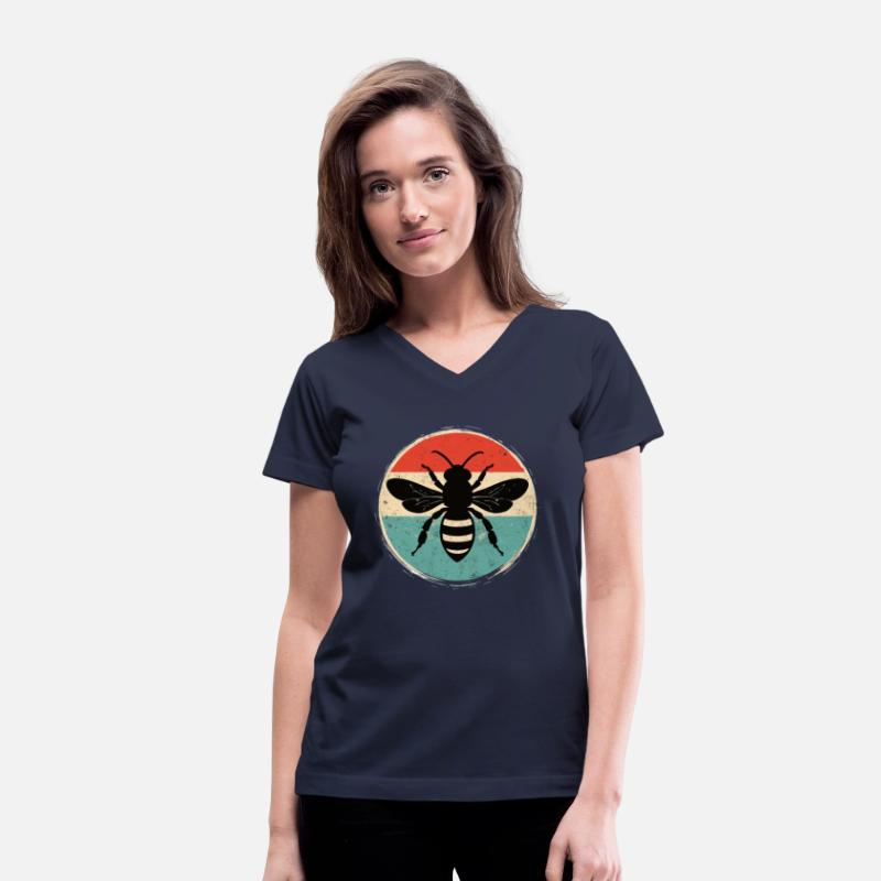 Retro Bee Silhouette – Vintage Style Circle Emblem
